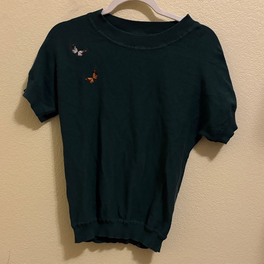 Dark Green Short Sleeve Knit Top with Butterfly Embroidery